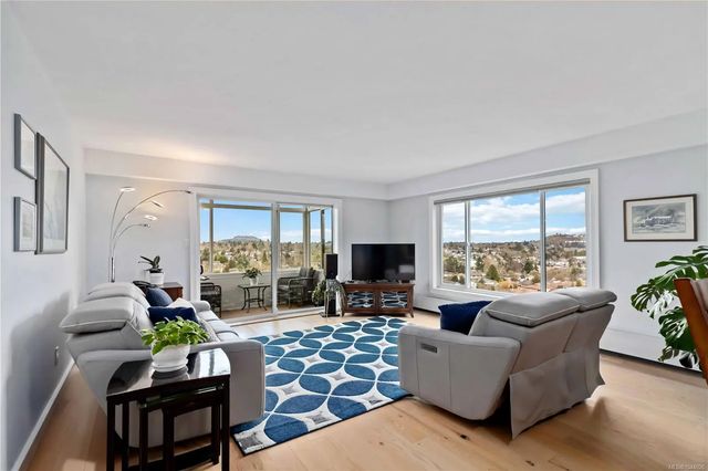 3 of 64 - 2920 Cook St 501, Victoria, BC