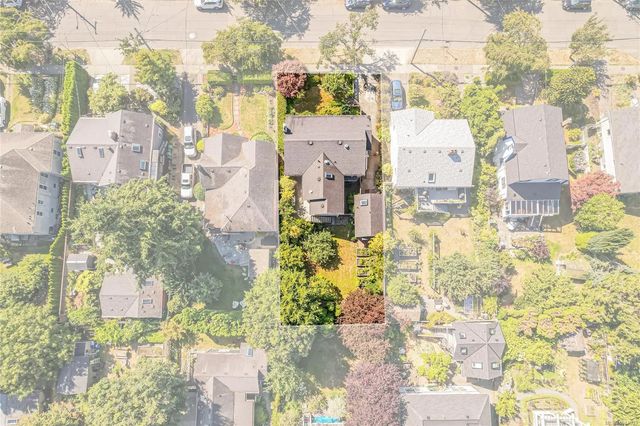 4 of 41 - 129 Moss St, Victoria, BC