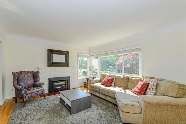 5 of 41 - 129 Moss St, Victoria, BC
