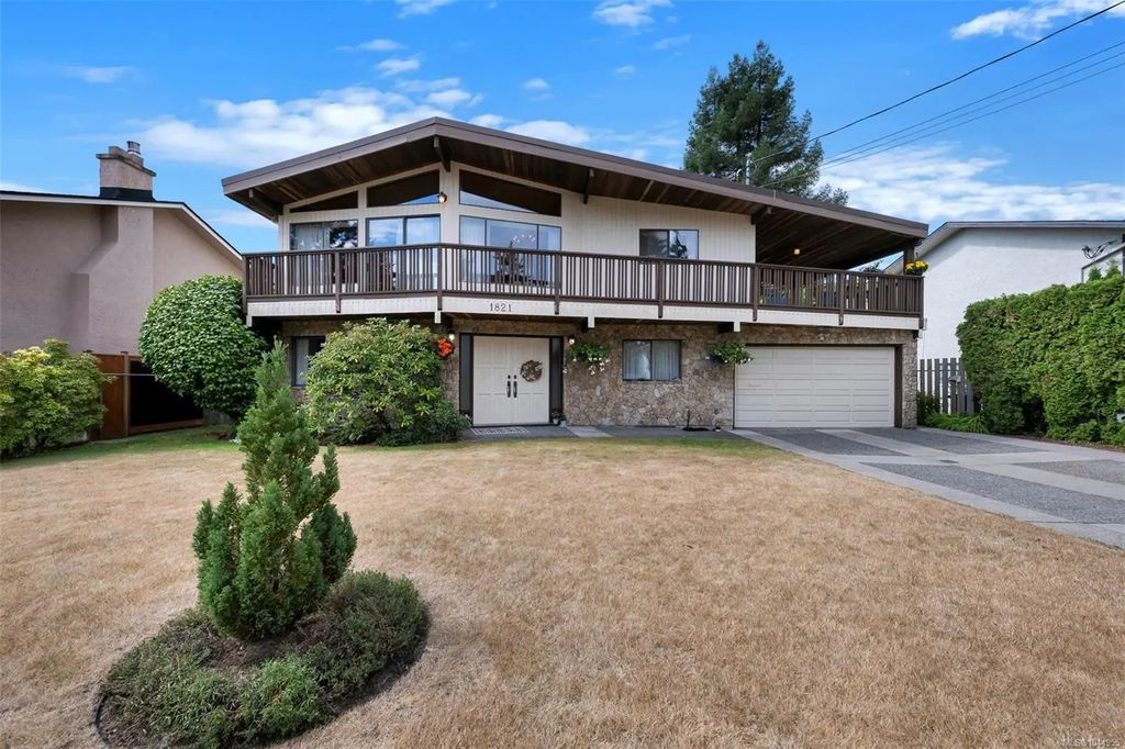 1821 Penshurst Rd, Saanich