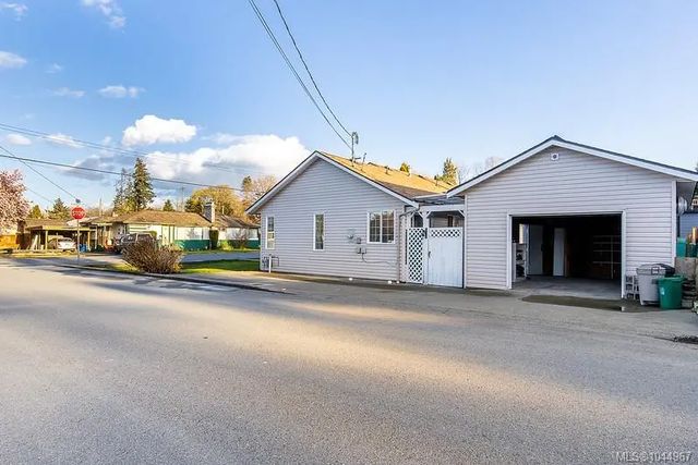3 of 29 - 161 Mckinstry Rd, Duncan, BC