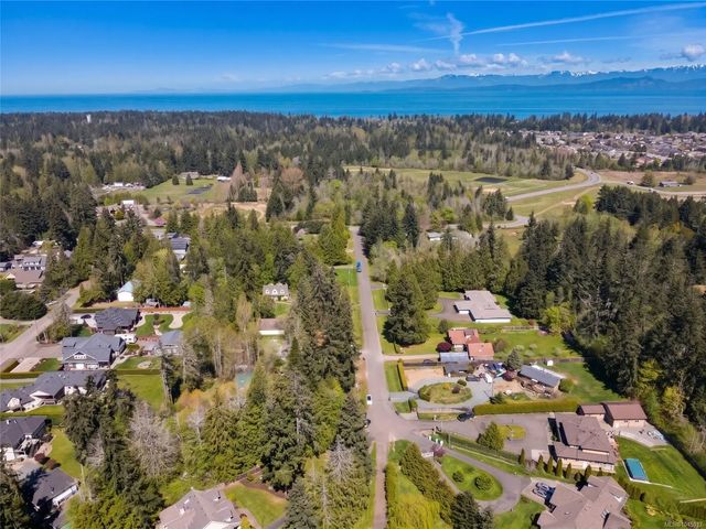 2 of 9 - Lot 20 Robin Pl, Qualicum Beach, BC