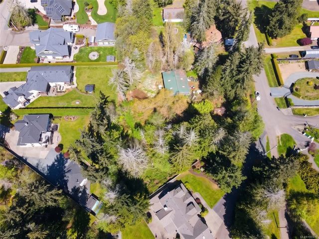 5 of 9 - Lot 20 Robin Pl, Qualicum Beach, BC