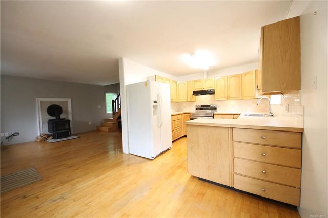 4 of 19 - 406 Ferris Rd, Zeballos, BC