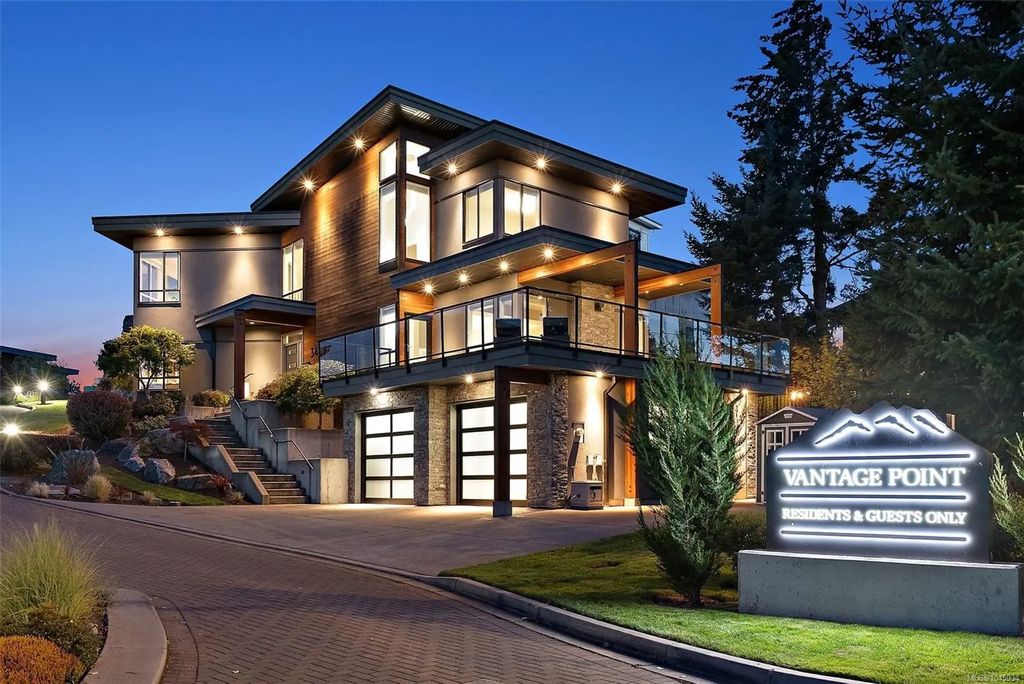 3457 Vantage Pt, Colwood