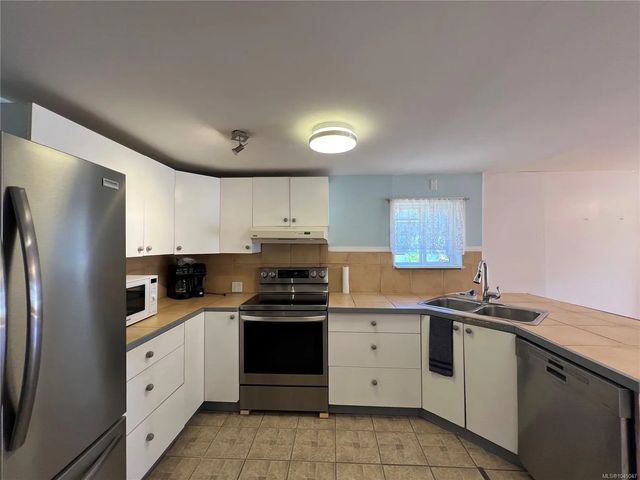 2 of 22 - 401 Conuma Dr, Gold River, BC