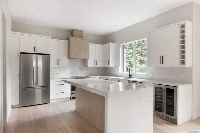 2 of 46 - 2295 Adela Pl, Sidney, BC