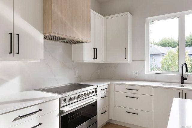 4 of 46 - 2295 Adela Pl, Sidney, BC
