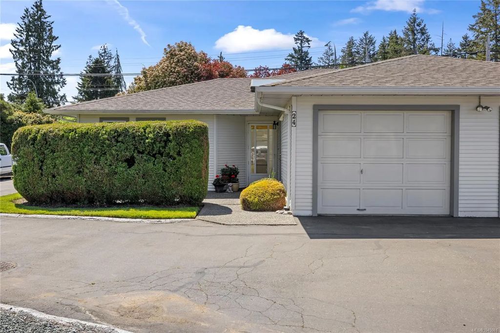 450 Bay Ave 24, Parksville