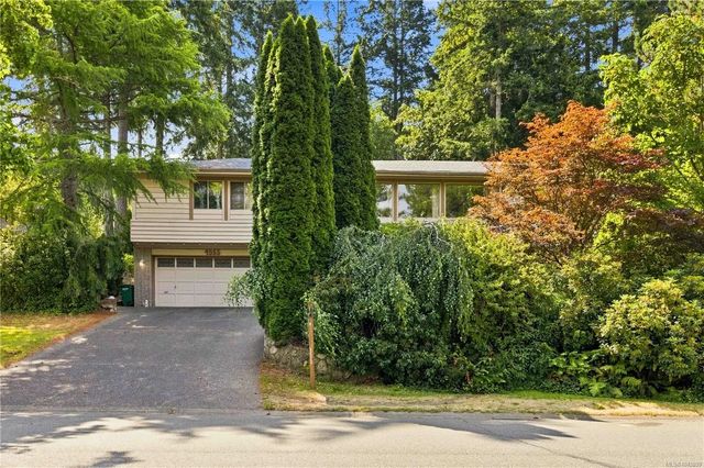 3 of 62 - 4355 Emily Carr Dr, Saanich, BC