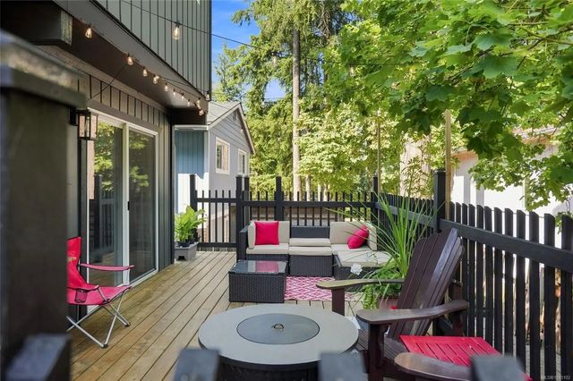 2 of 52 - 37 Kanaka Pl, Nanaimo, BC