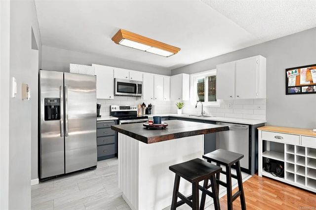 4 of 52 - 37 Kanaka Pl, Nanaimo, BC