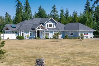 1045 Matuka Dr, Nanoose Bay
