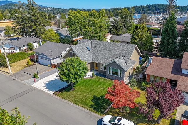 4 of 40 - 2104 Colinwood Rd, Sidney, BC