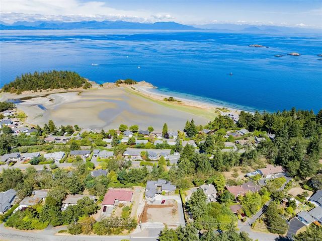 2 of 12 - 3588 Oakridge Dr, Nanaimo, BC