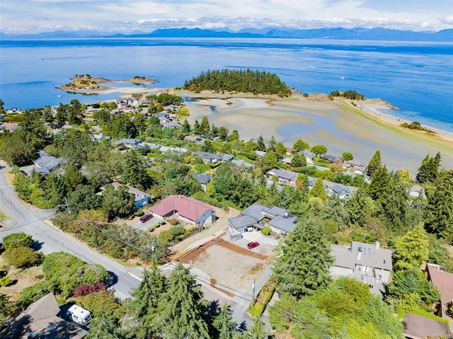 3 of 12 - 3588 Oakridge Dr, Nanaimo, BC