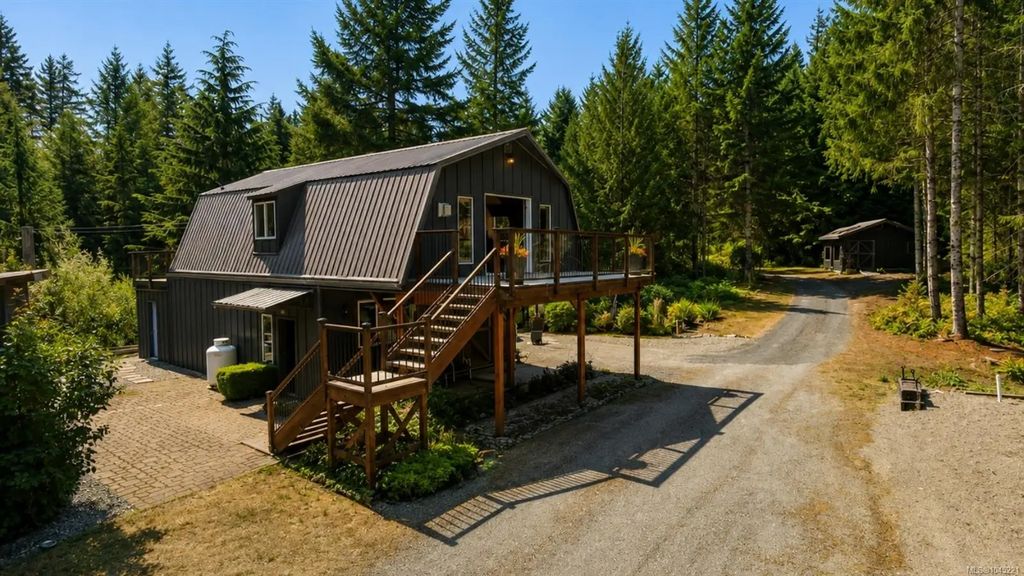 7791 Hudgrove Rd, Lake Cowichan