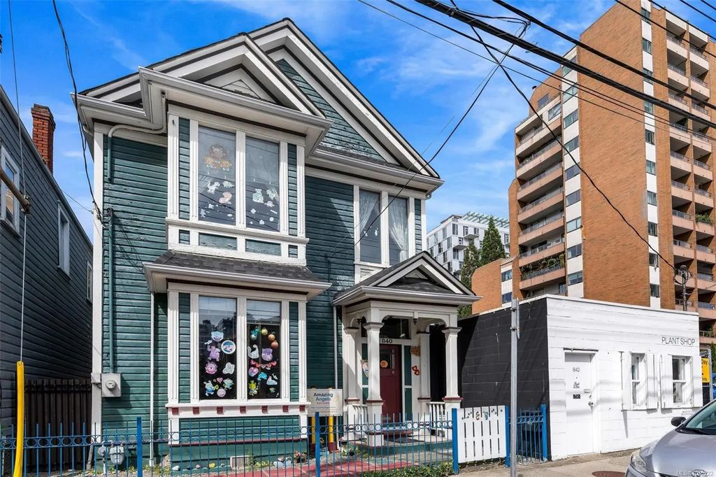 840 Cormorant St, Victoria