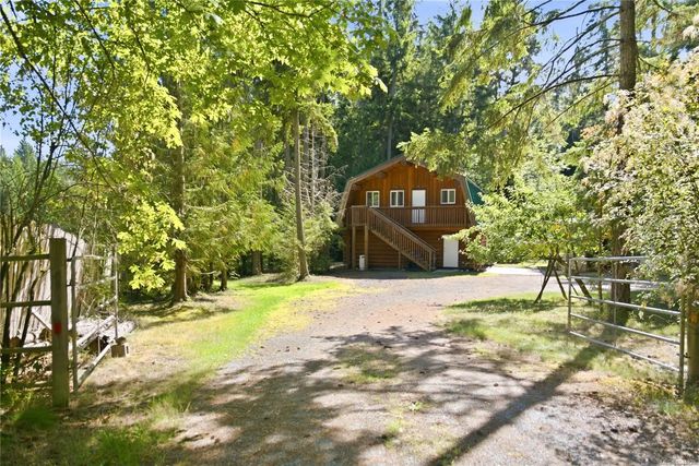 4 of 40 - 700 Fern Rd E, Qualicum Beach, BC