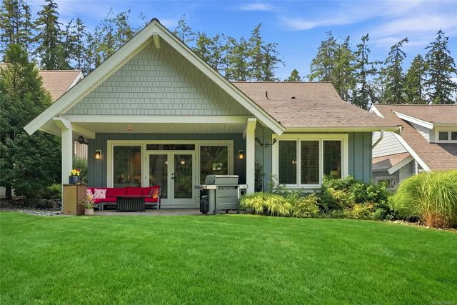2 of 54 - 5251 Island Hwy W 61, Qualicum Beach, BC