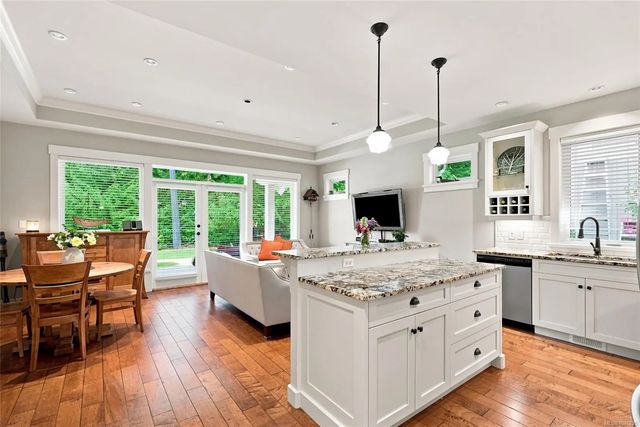 3 of 54 - 5251 Island Hwy W 61, Qualicum Beach, BC