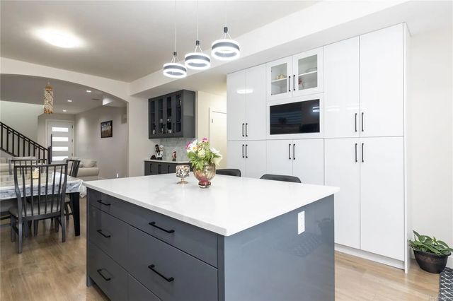 5 of 33 - 1636 Roberta Rd S, Nanaimo, BC