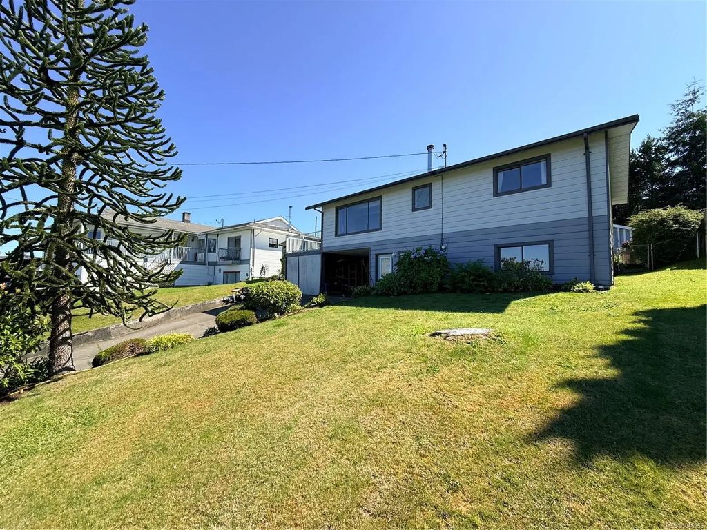 2273 Chelohsin Cres, Port McNeill