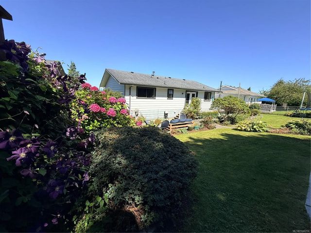 4 of 35 - 2273 Chelohsin Cres, Port McNeill, BC