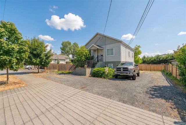 2 of 50 - 121 Harewood Rd, Nanaimo, BC