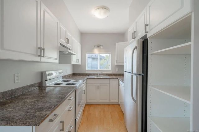 3 of 50 - 121 Harewood Rd, Nanaimo, BC