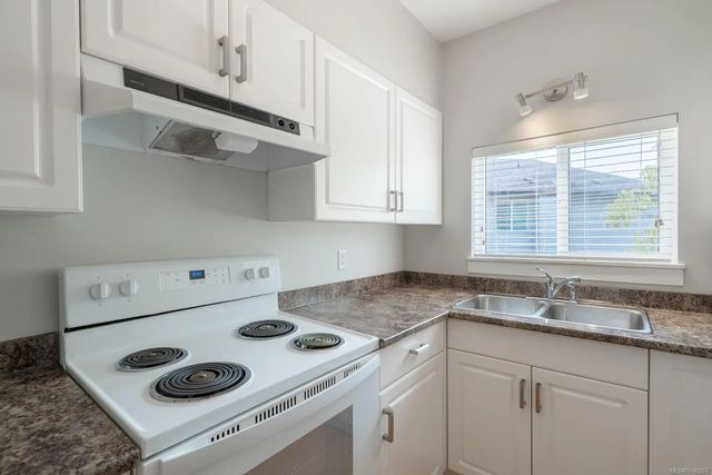 4 of 50 - 121 Harewood Rd, Nanaimo, BC