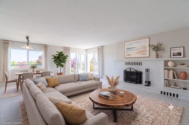 4 of 25 - 2323 Hamiota St 402, Oak Bay, BC