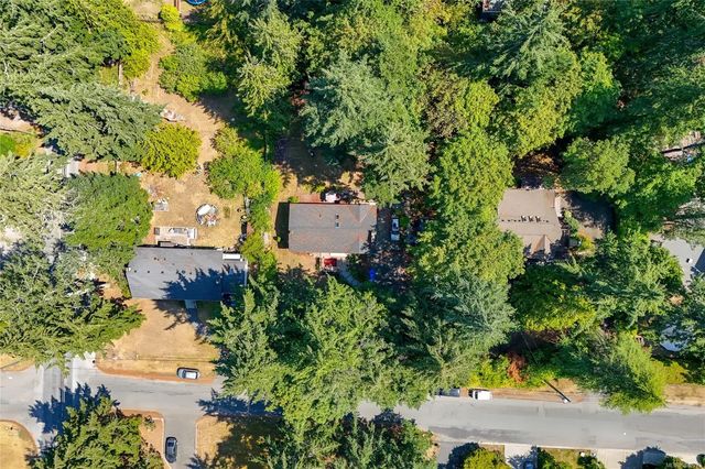 2 of 16 - 6311 Rodolph Rd, Central Saanich, BC