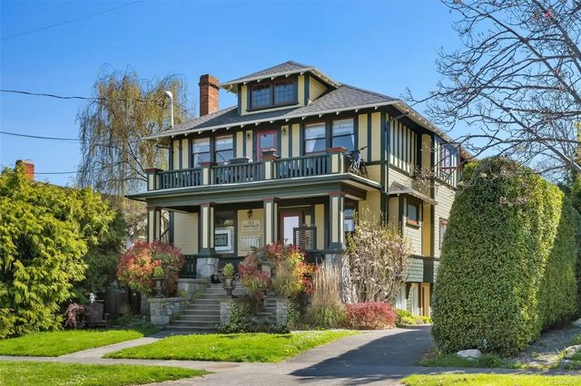 2 of 22 - 123 Cambridge St, Victoria, BC