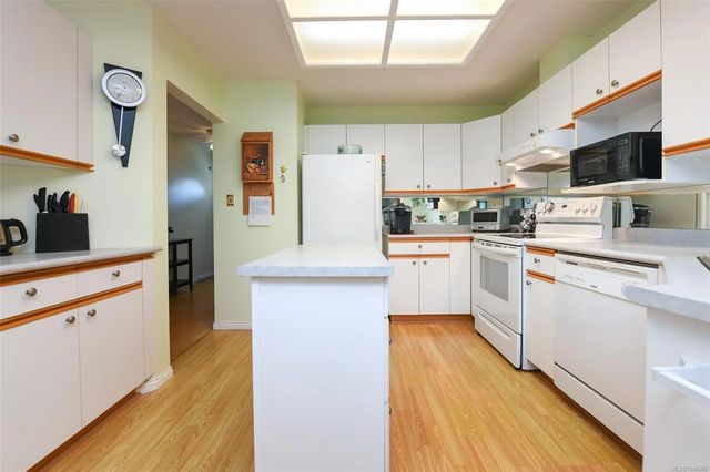 5 of 34 - 1855 Willemar Ave 5, Courtenay, BC