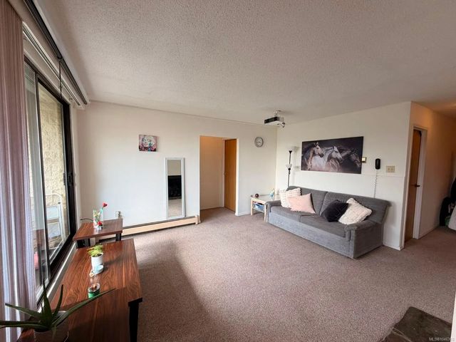 2 of 21 - 1745 Leighton Rd 610, Victoria, BC