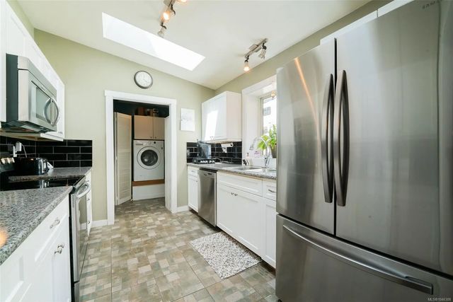 2 of 29 - 2446 Divot Dr, Nanaimo, BC