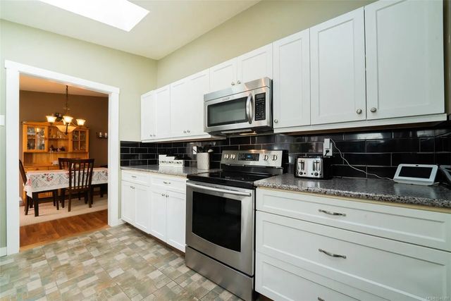 3 of 29 - 2446 Divot Dr, Nanaimo, BC