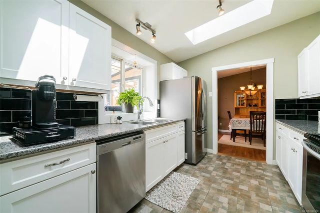 4 of 29 - 2446 Divot Dr, Nanaimo, BC