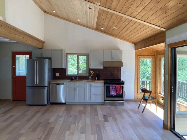 5 of 31 - 9813 Spalding Rd, Pender Island, BC