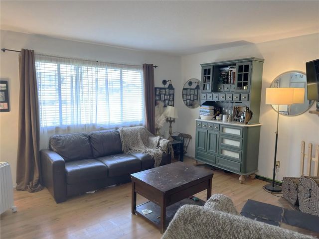 2 of 12 - 693 Wedgewood Cres, Parksville, BC