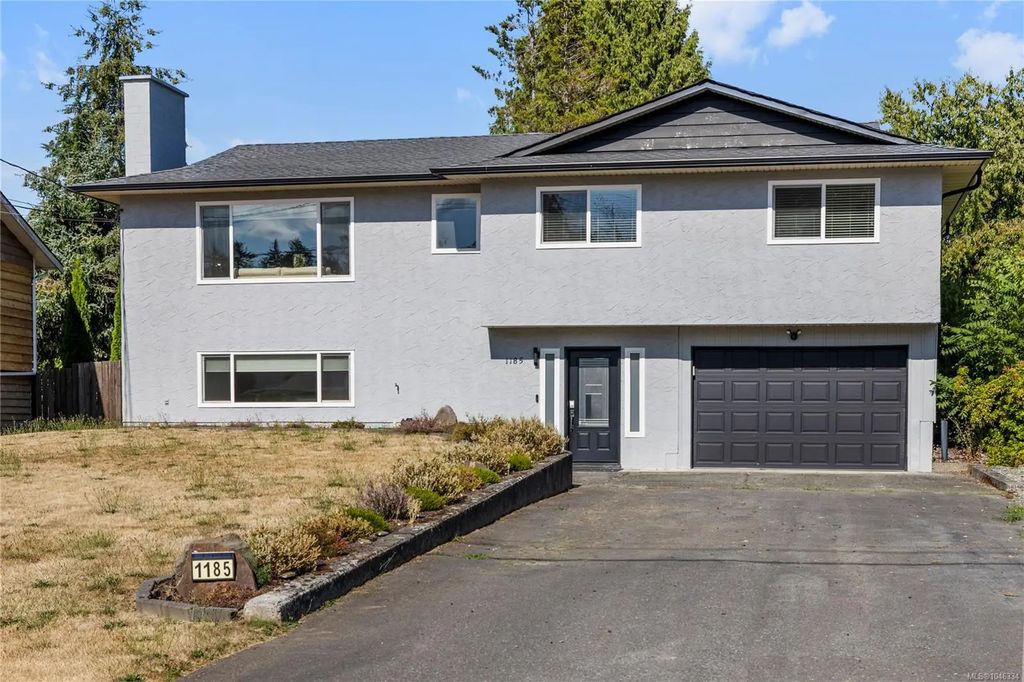 1185 Stuart Pl, Ladysmith