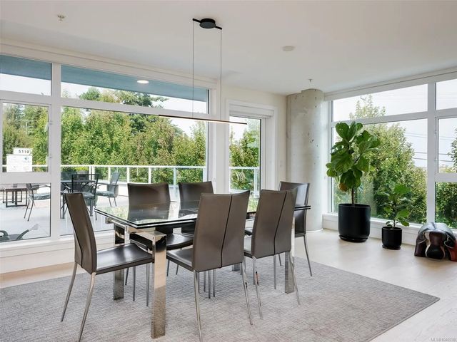 4 of 26 - 5118 Cordova Bay Rd M102, Saanich, BC