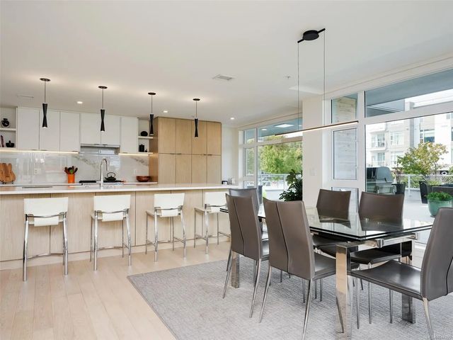 5 of 26 - 5118 Cordova Bay Rd M102, Saanich, BC