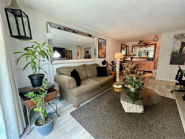 2 of 30 - 1600 Dufferin Cres 215, Nanaimo, BC