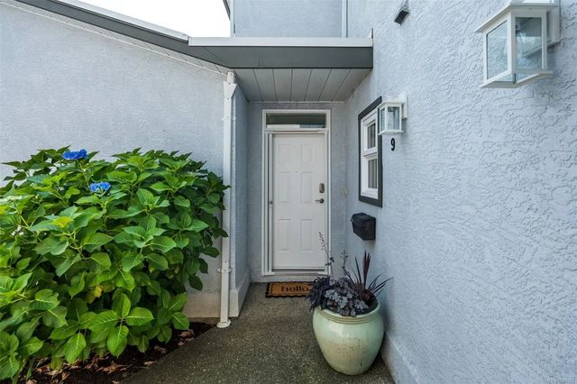 3 of 36 - 2115 Amelia Ave 9, Sidney, BC