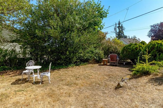 4 of 32 - 508 Davida Ave, Saanich, BC