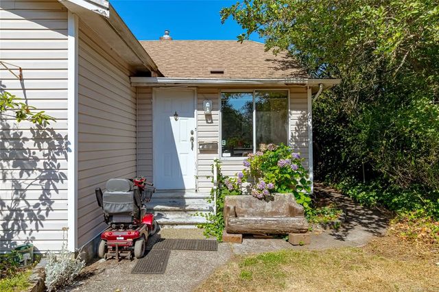 5 of 32 - 508 Davida Ave, Saanich, BC