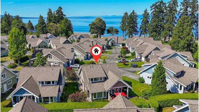 2 of 74 - 5251 Island Hwy W 24, Qualicum Beach, BC