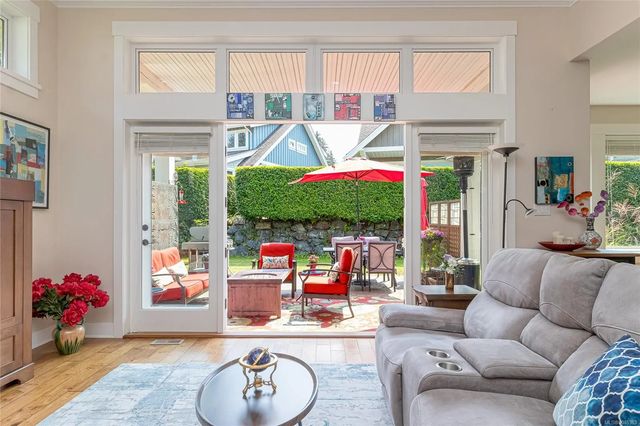 3 of 74 - 5251 Island Hwy W 24, Qualicum Beach, BC